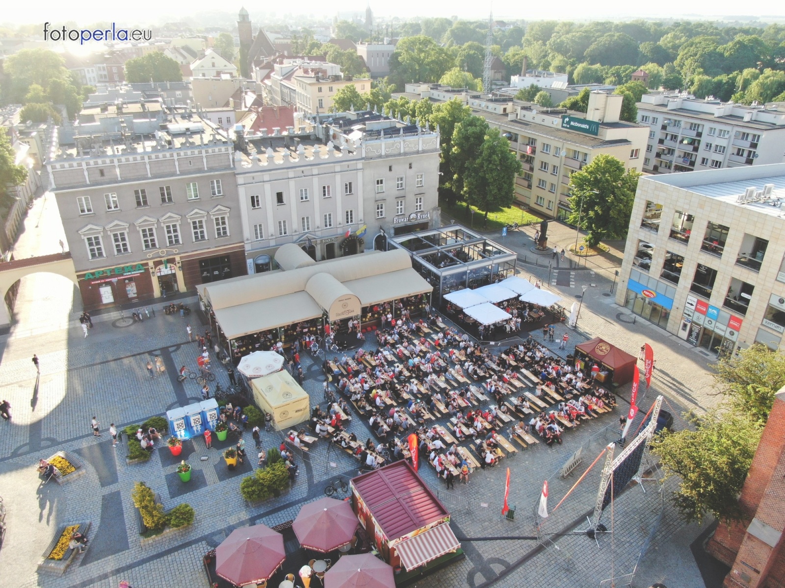 Zdjęcie w galerii na portalu naszraciborz.pl: Raciborskie strefy kibica wzorowe. O wynik nie pytajcie! [FOTO Z DRONA] wiadomości z regionu