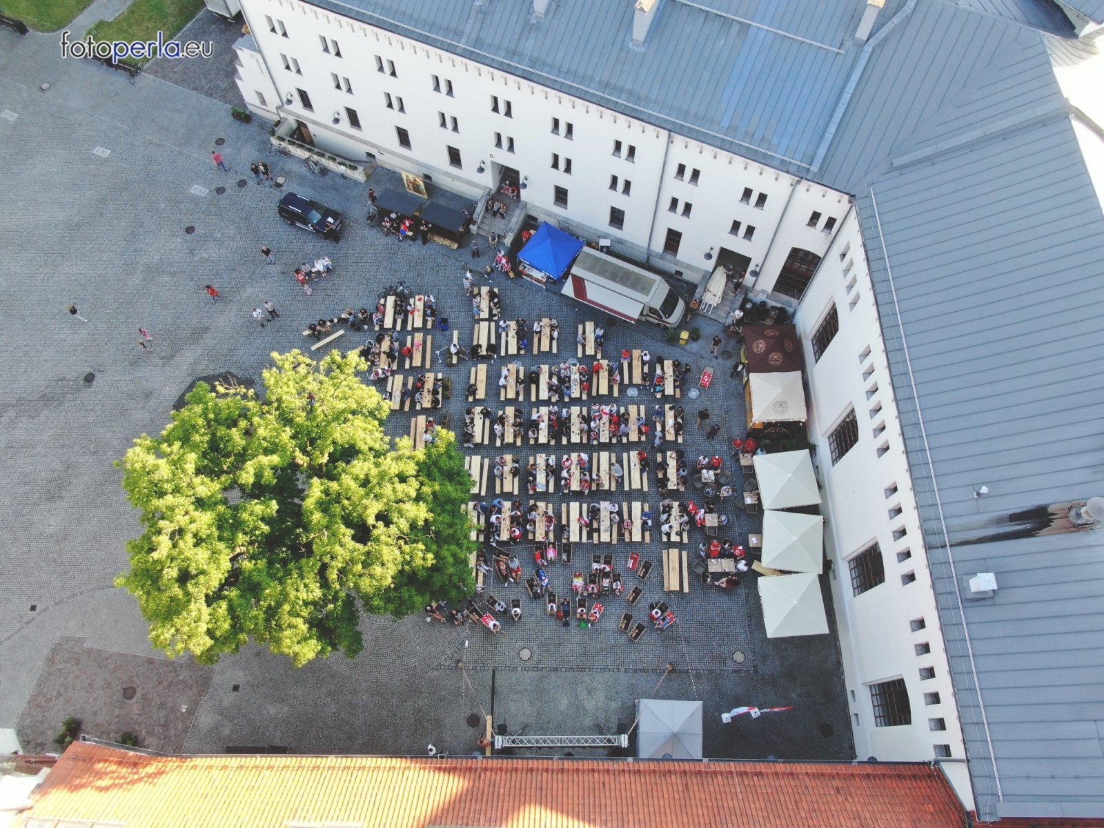 Zdjęcie w galerii na portalu naszraciborz.pl: Raciborskie strefy kibica wzorowe. O wynik nie pytajcie! [FOTO Z DRONA] wiadomości z regionu