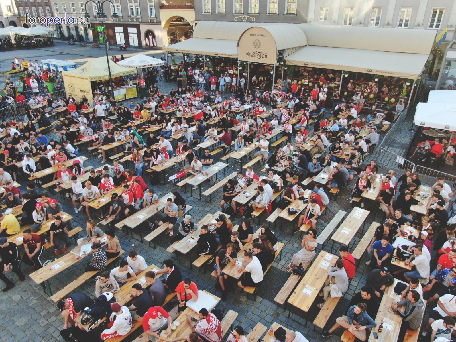 Zdjęcie w galerii na portalu naszraciborz.pl: Raciborskie strefy kibica wzorowe. O wynik nie pytajcie! [FOTO Z DRONA] wiadomości z regionu