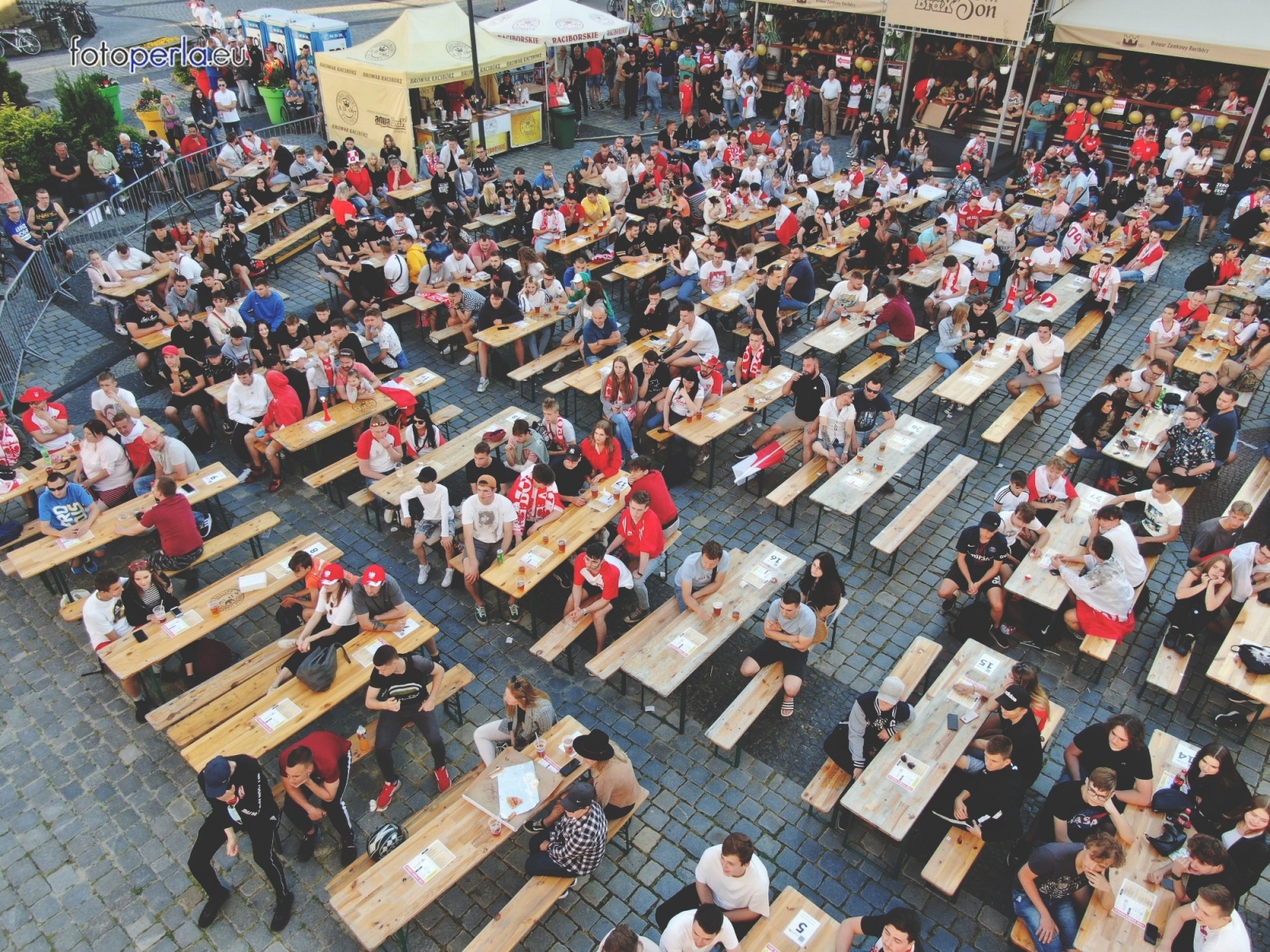 Zdjęcie w galerii na portalu naszraciborz.pl: Raciborskie strefy kibica wzorowe. O wynik nie pytajcie! [FOTO Z DRONA] wiadomości z regionu
