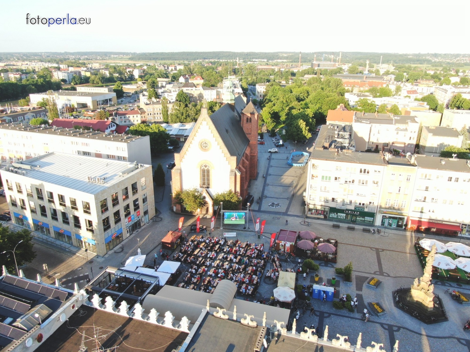 Zdjęcie w galerii na portalu naszraciborz.pl: Raciborskie strefy kibica wzorowe. O wynik nie pytajcie! [FOTO Z DRONA] wiadomości z regionu