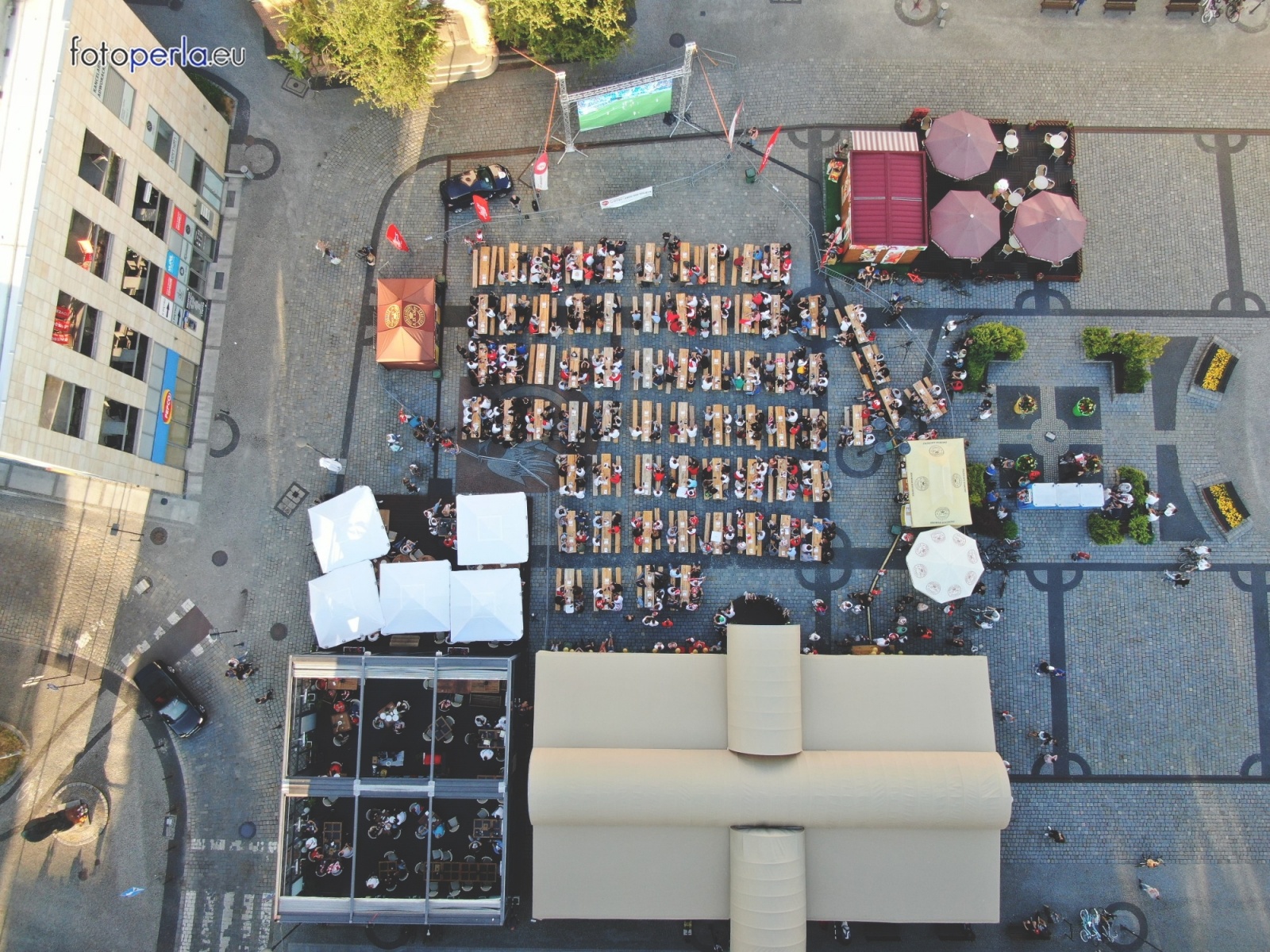 Zdjęcie w galerii na portalu naszraciborz.pl: Raciborskie strefy kibica wzorowe. O wynik nie pytajcie! [FOTO Z DRONA] wiadomości z regionu