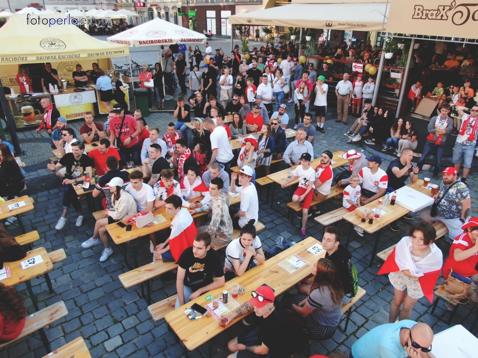 Zdjęcie w galerii na portalu naszraciborz.pl: Raciborskie strefy kibica wzorowe. O wynik nie pytajcie! [FOTO Z DRONA] wiadomości z regionu