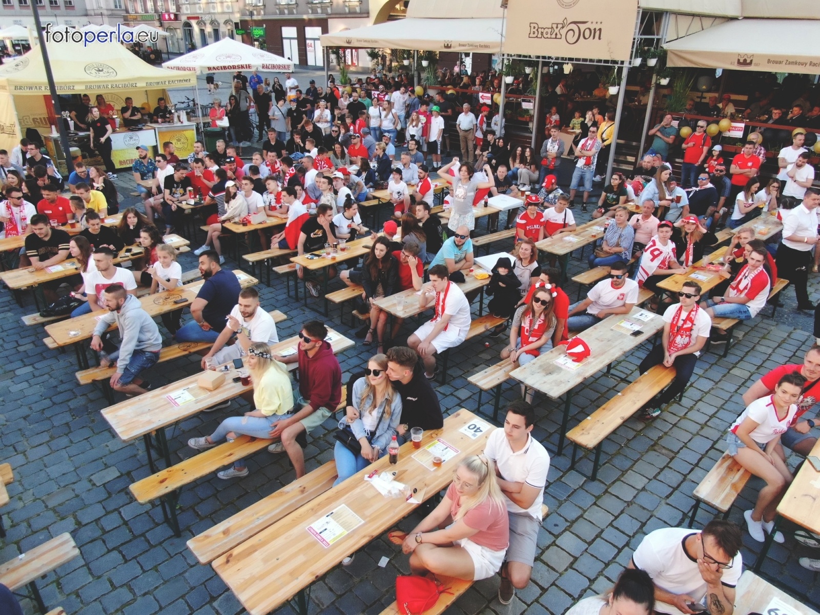 Zdjęcie w galerii na portalu naszraciborz.pl: Raciborskie strefy kibica wzorowe. O wynik nie pytajcie! [FOTO Z DRONA] wiadomości z regionu