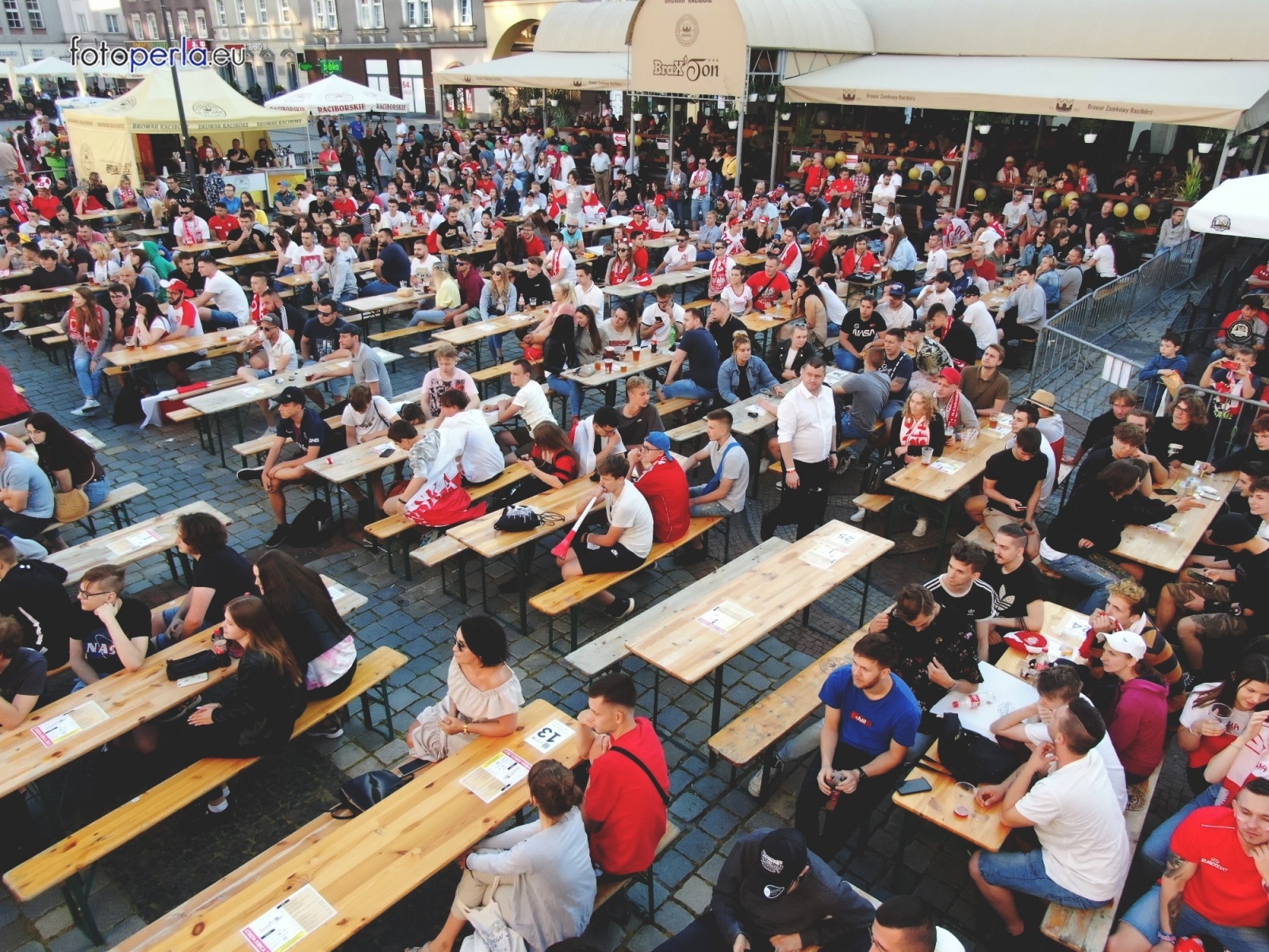 Zdjęcie w galerii na portalu naszraciborz.pl: Raciborskie strefy kibica wzorowe. O wynik nie pytajcie! [FOTO Z DRONA] wiadomości z regionu