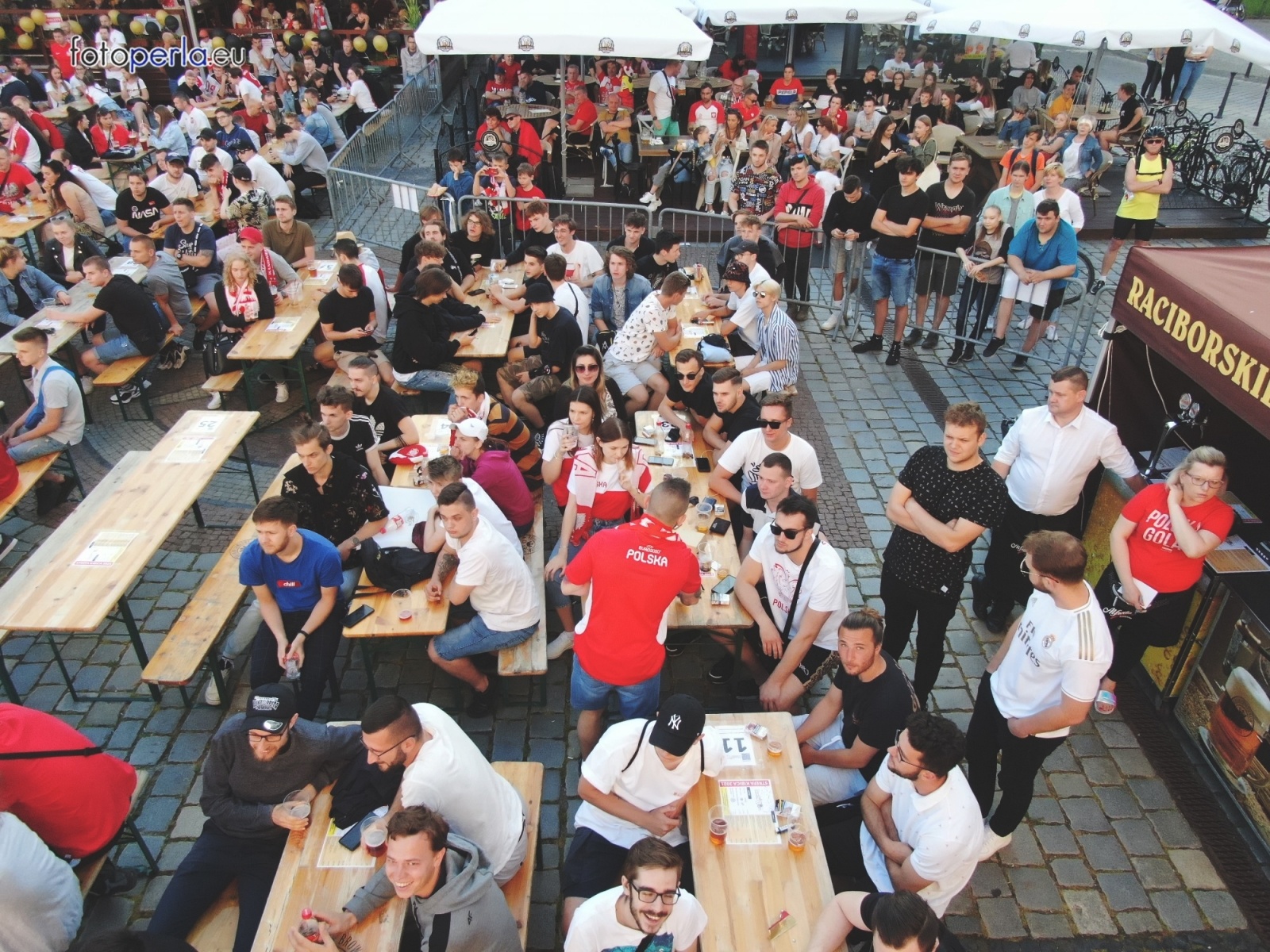 Zdjęcie w galerii na portalu naszraciborz.pl: Raciborskie strefy kibica wzorowe. O wynik nie pytajcie! [FOTO Z DRONA] wiadomości z regionu