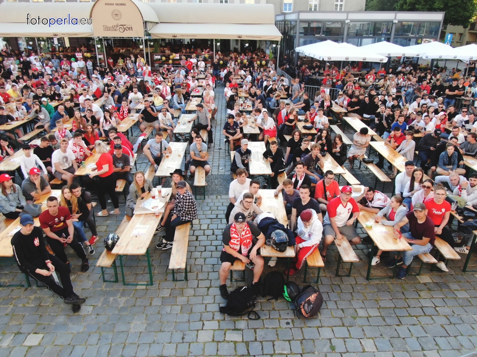 Zdjęcie w galerii na portalu naszraciborz.pl: Raciborskie strefy kibica wzorowe. O wynik nie pytajcie! [FOTO Z DRONA] wiadomości z regionu