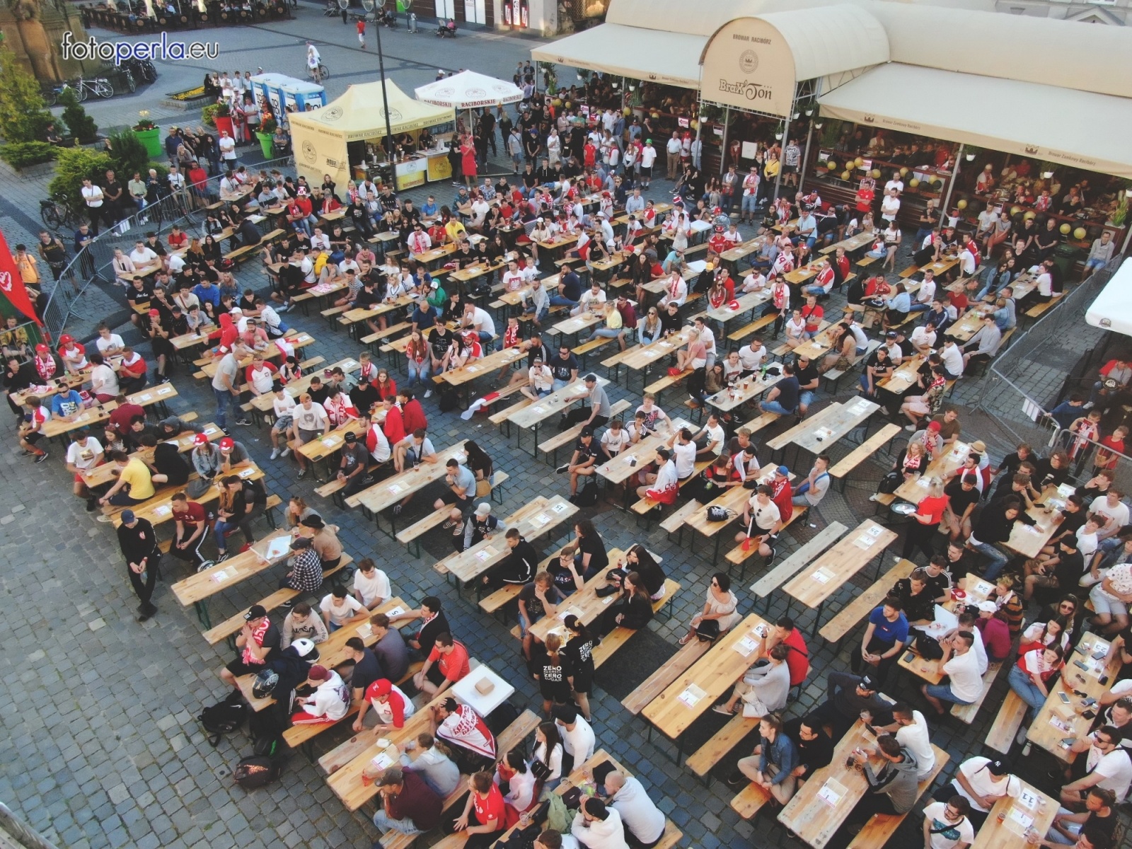 Zdjęcie w galerii na portalu naszraciborz.pl: Raciborskie strefy kibica wzorowe. O wynik nie pytajcie! [FOTO Z DRONA] wiadomości z regionu