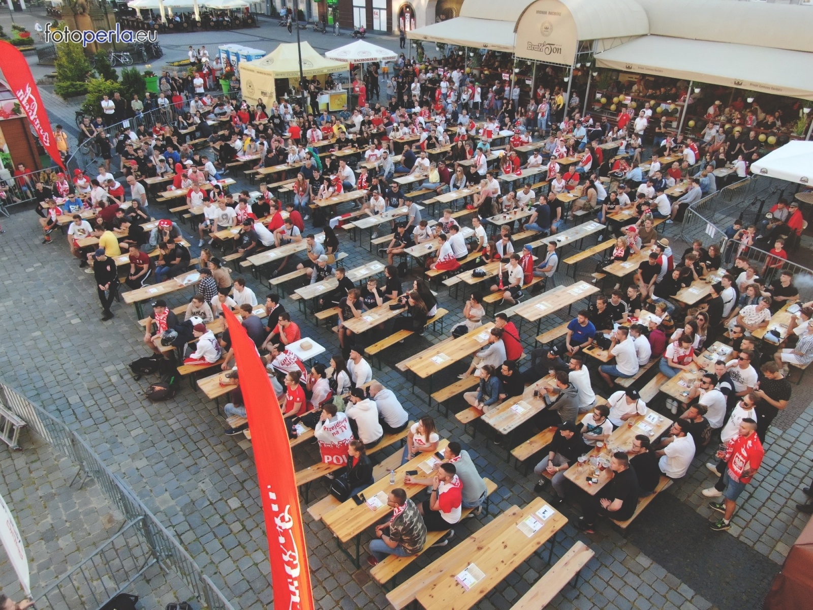 Zdjęcie w galerii na portalu naszraciborz.pl: Raciborskie strefy kibica wzorowe. O wynik nie pytajcie! [FOTO Z DRONA] wiadomości z regionu