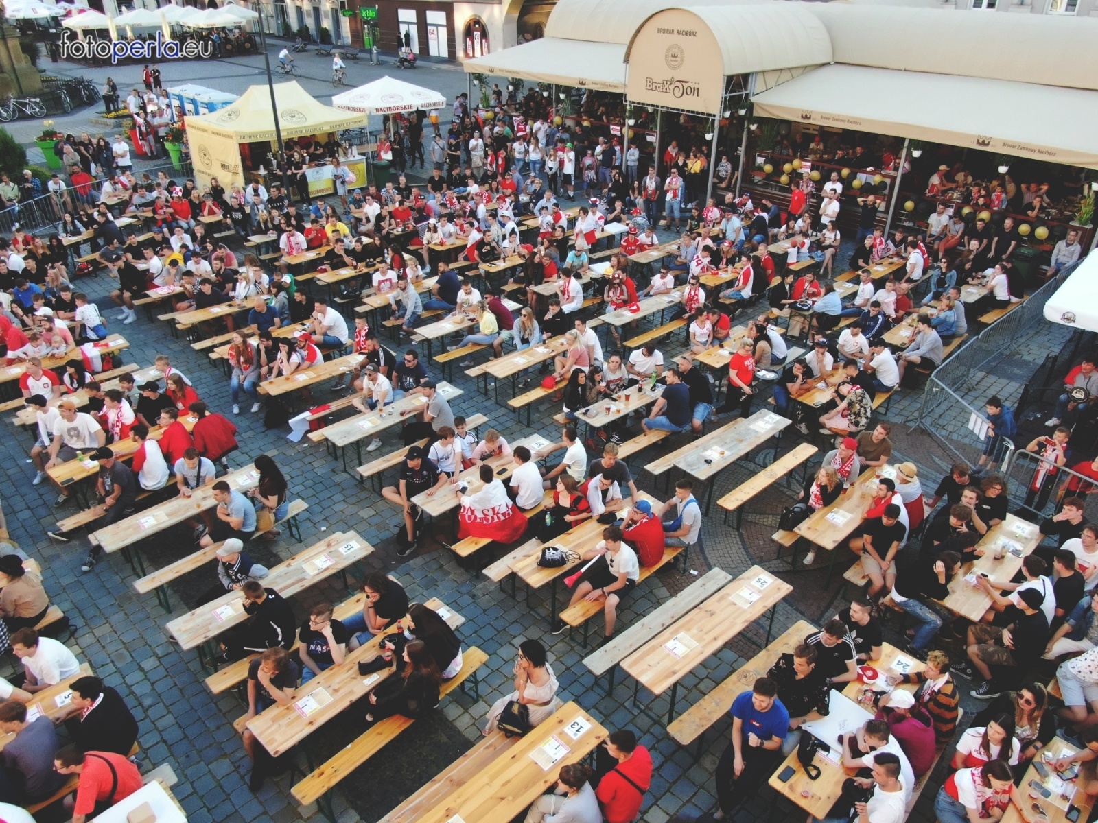 Zdjęcie w galerii na portalu naszraciborz.pl: Raciborskie strefy kibica wzorowe. O wynik nie pytajcie! [FOTO Z DRONA] wiadomości z regionu