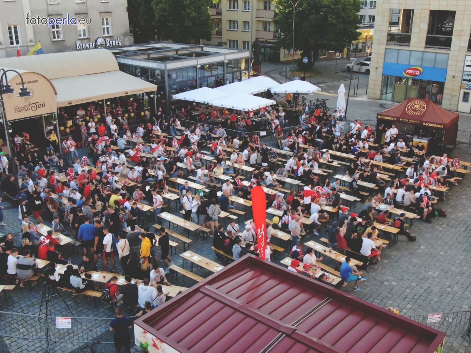 Zdjęcie w galerii na portalu naszraciborz.pl: Raciborskie strefy kibica wzorowe. O wynik nie pytajcie! [FOTO Z DRONA] wiadomości z regionu