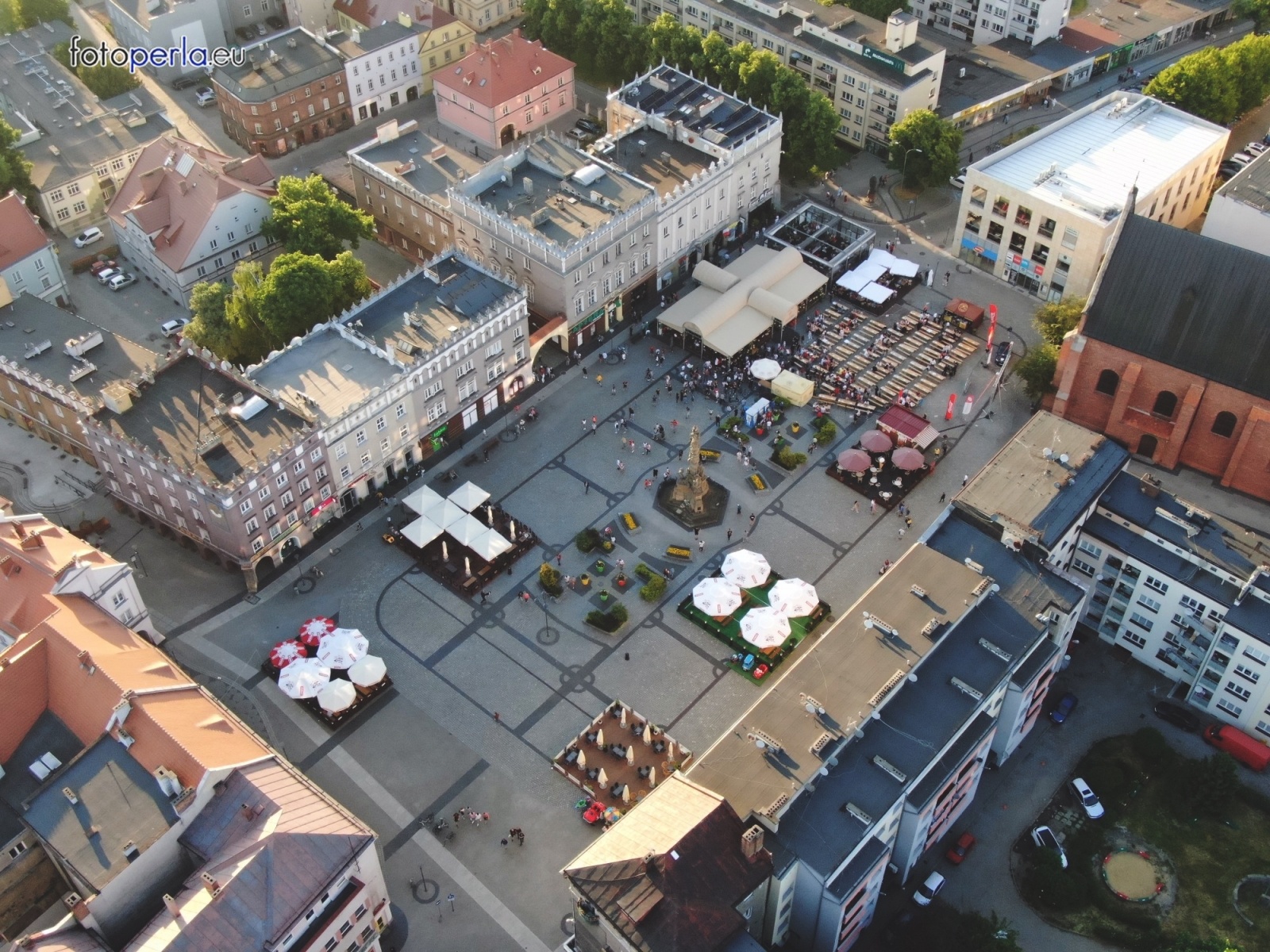 Zdjęcie w galerii na portalu naszraciborz.pl: Raciborskie strefy kibica wzorowe. O wynik nie pytajcie! [FOTO Z DRONA] wiadomości z regionu