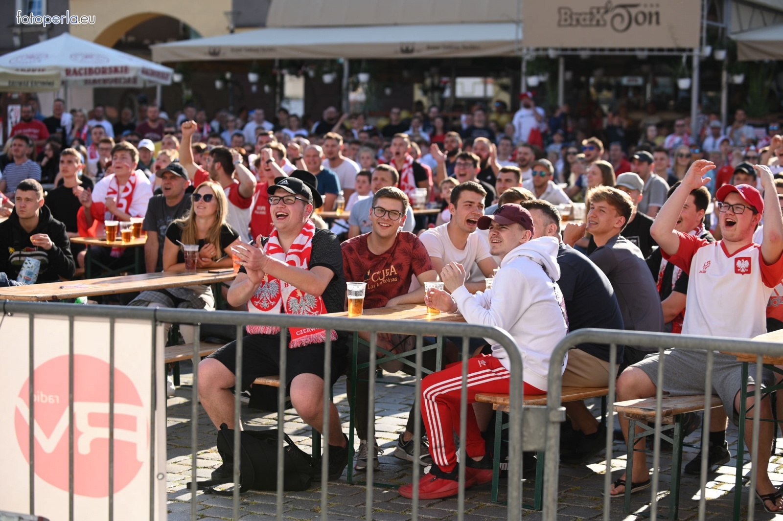 Zdjęcie w galerii na portalu naszraciborz.pl: Raciborskie strefy kibica wzorowe. O wynik nie pytajcie! [FOTO Z DRONA] wiadomości z regionu