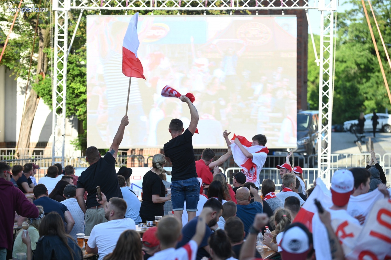 Zdjęcie w galerii na portalu naszraciborz.pl: Raciborskie strefy kibica wzorowe. O wynik nie pytajcie! [FOTO Z DRONA] wiadomości z regionu