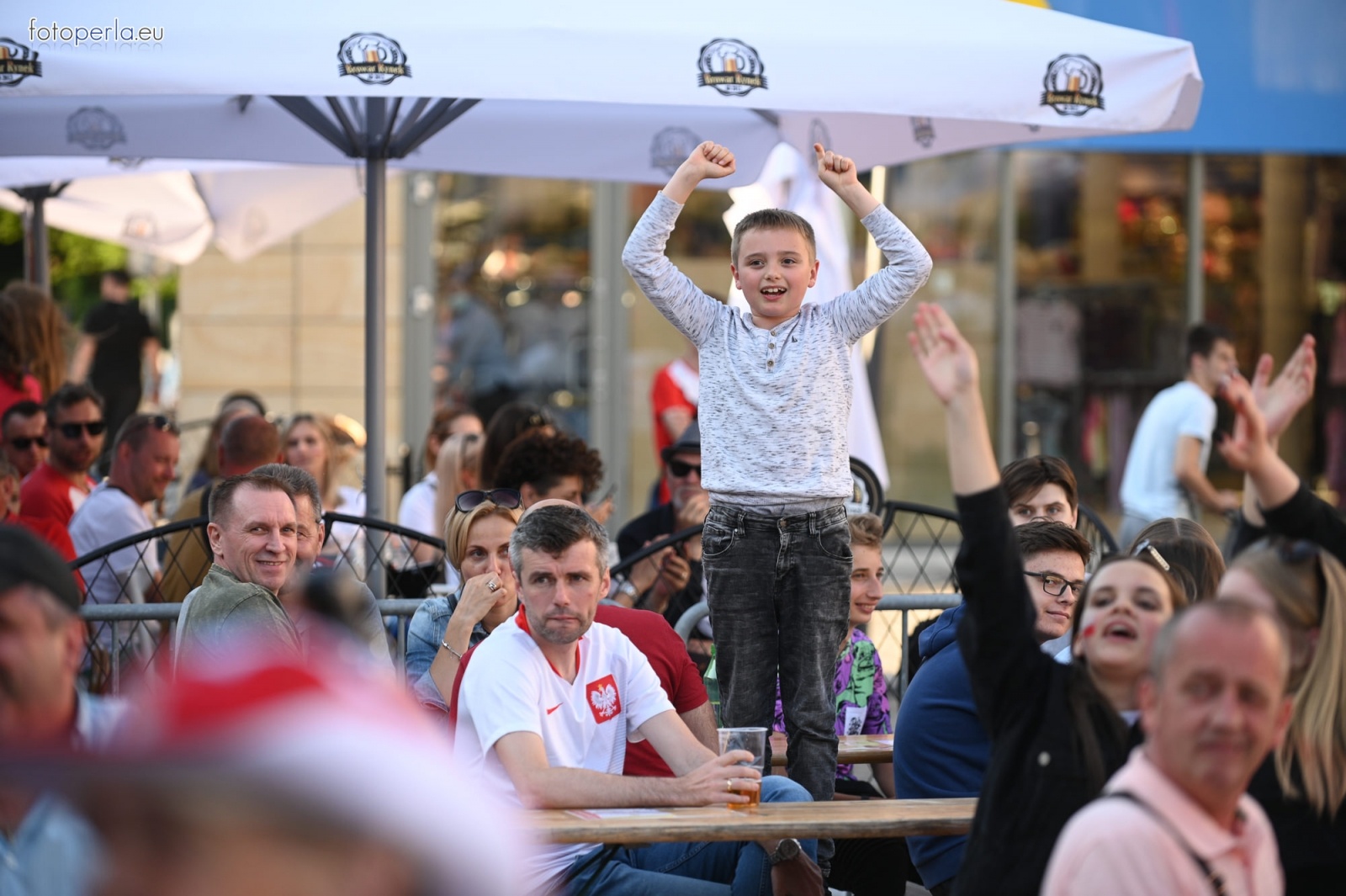 Zdjęcie w galerii na portalu naszraciborz.pl: Raciborskie strefy kibica wzorowe. O wynik nie pytajcie! [FOTO Z DRONA] wiadomości z regionu