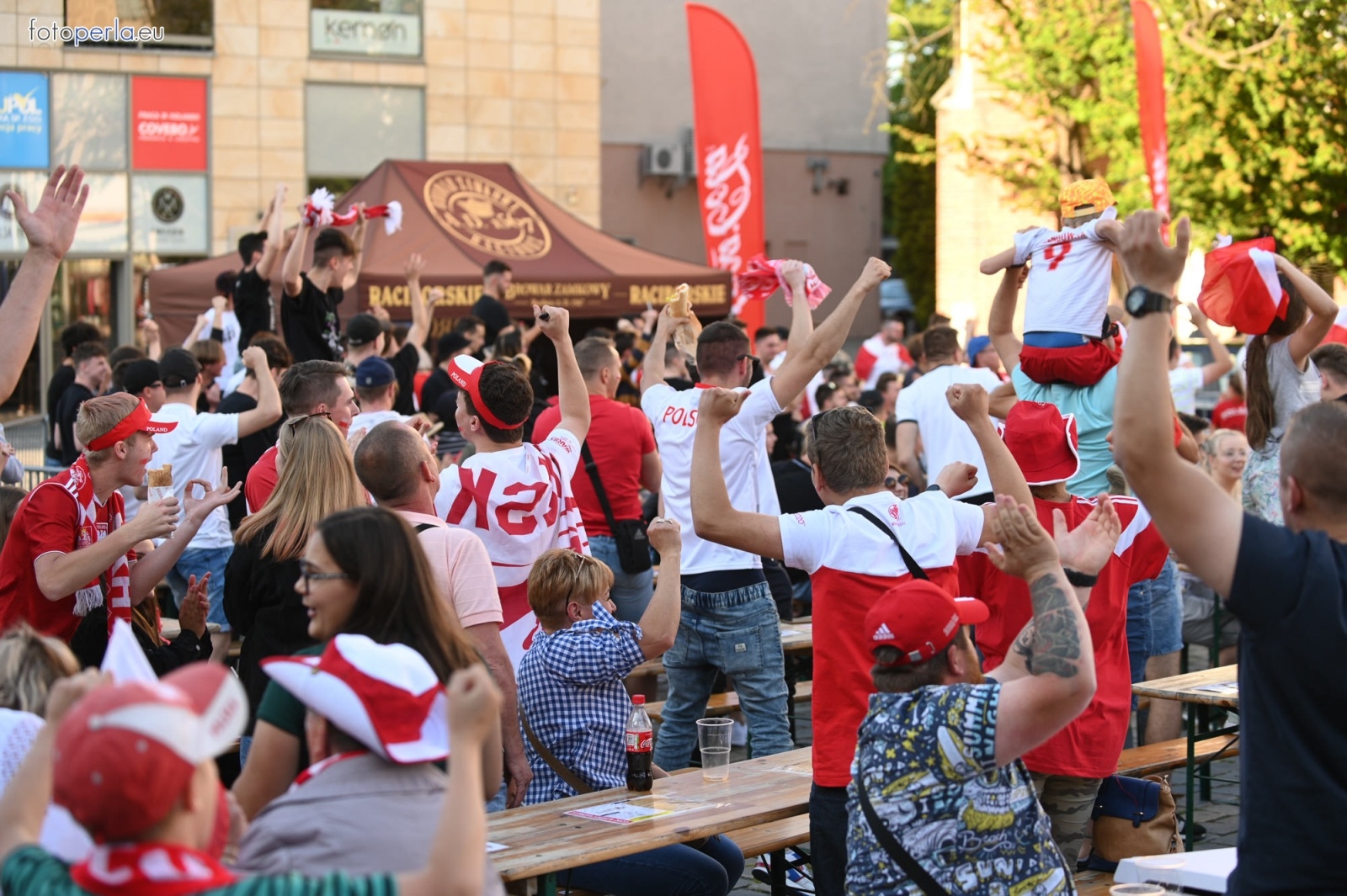 Zdjęcie w galerii na portalu naszraciborz.pl: Raciborskie strefy kibica wzorowe. O wynik nie pytajcie! [FOTO Z DRONA] wiadomości z regionu