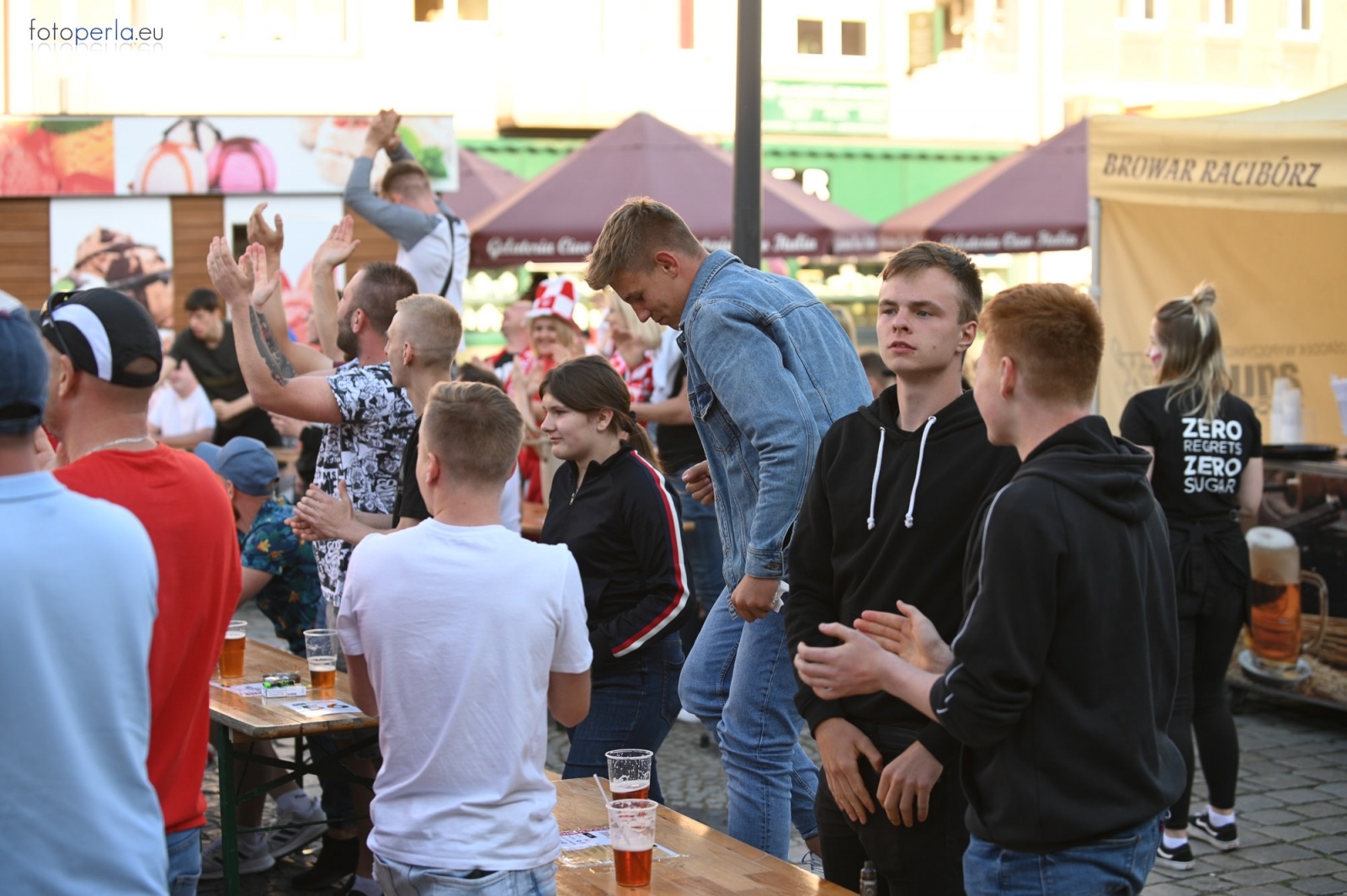 Zdjęcie w galerii na portalu naszraciborz.pl: Raciborskie strefy kibica wzorowe. O wynik nie pytajcie! [FOTO Z DRONA] wiadomości z regionu