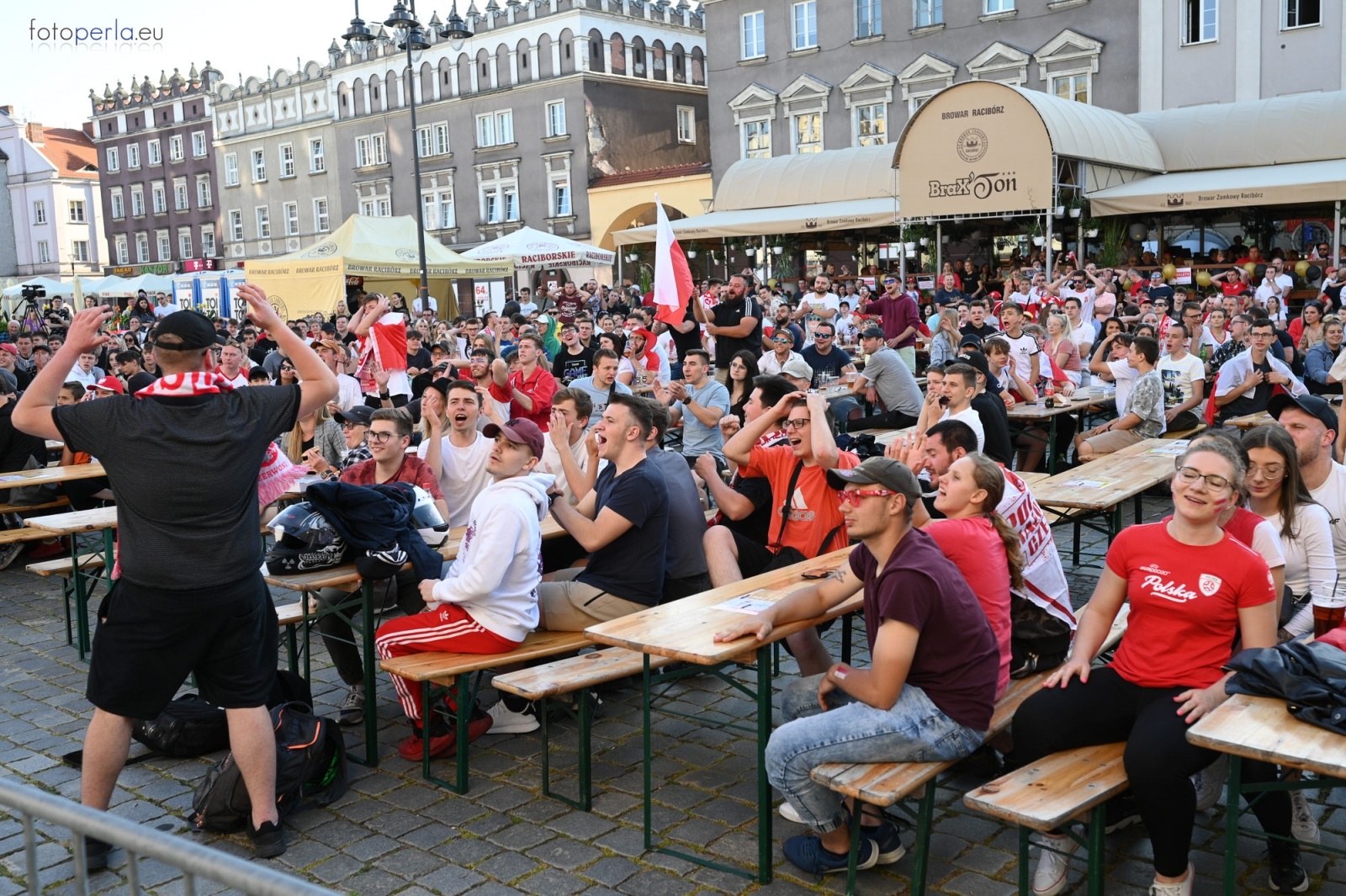 Zdjęcie w galerii na portalu naszraciborz.pl: Raciborskie strefy kibica wzorowe. O wynik nie pytajcie! [FOTO Z DRONA] wiadomości z regionu