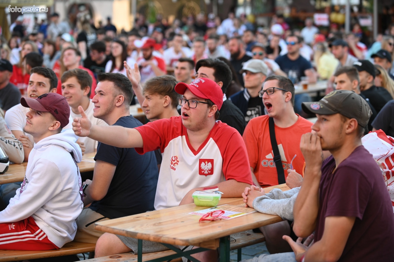 Zdjęcie w galerii na portalu naszraciborz.pl: Raciborskie strefy kibica wzorowe. O wynik nie pytajcie! [FOTO Z DRONA] wiadomości z regionu