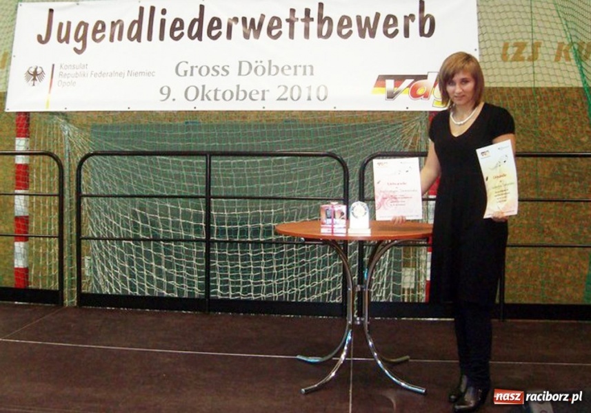 Zdjęcie w galerii na portalu naszraciborz.pl: Kasia Domańska z główną nagrodą wiadomości z regionu