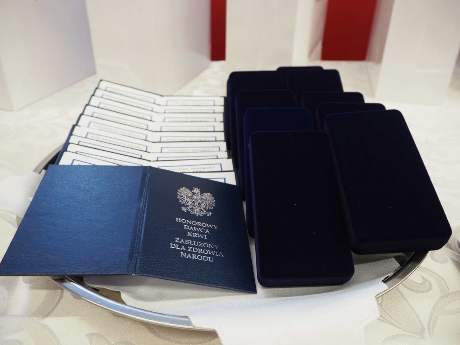Zdjęcie w galerii na portalu naszraciborz.pl: Światowy Dzień Krwiodawcy. Honorowi dawcy odebrali odznaczenia wiadomości z regionu