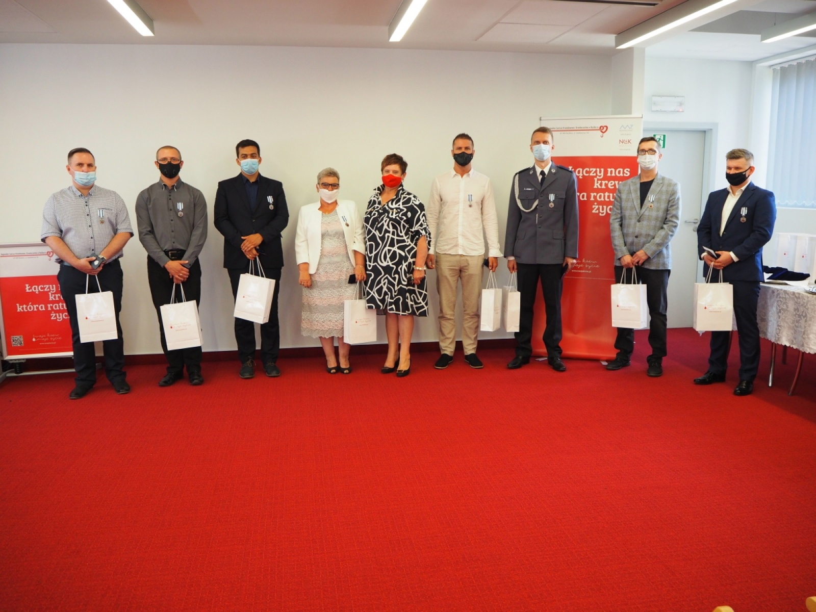 Zdjęcie w galerii na portalu naszraciborz.pl: Światowy Dzień Krwiodawcy. Honorowi dawcy odebrali odznaczenia wiadomości z regionu