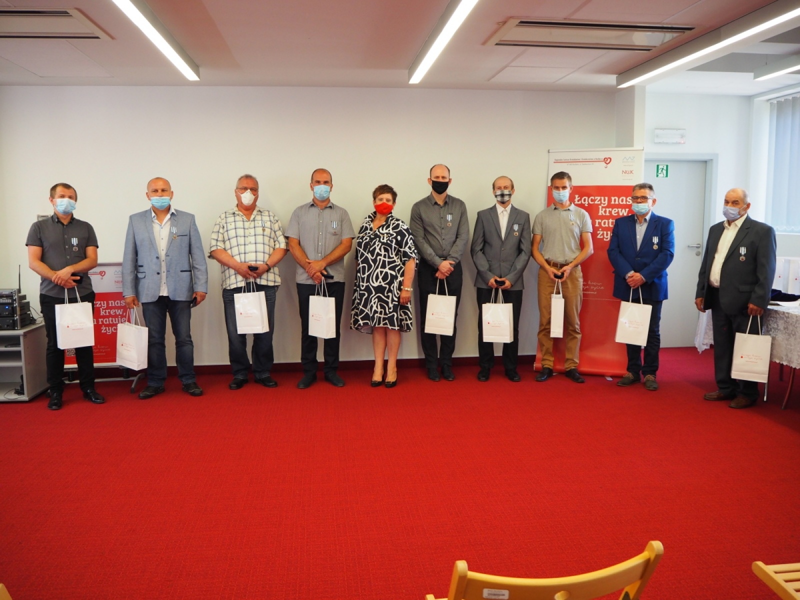 Zdjęcie w galerii na portalu naszraciborz.pl: Światowy Dzień Krwiodawcy. Honorowi dawcy odebrali odznaczenia wiadomości z regionu