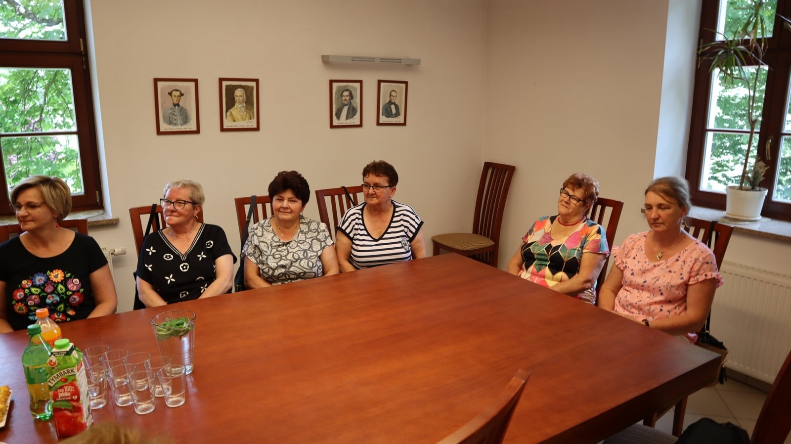 Zdjęcie w galerii na portalu naszraciborz.pl: Raciborskie gospodynie z gratulacjami od starosty wiadomości z regionu