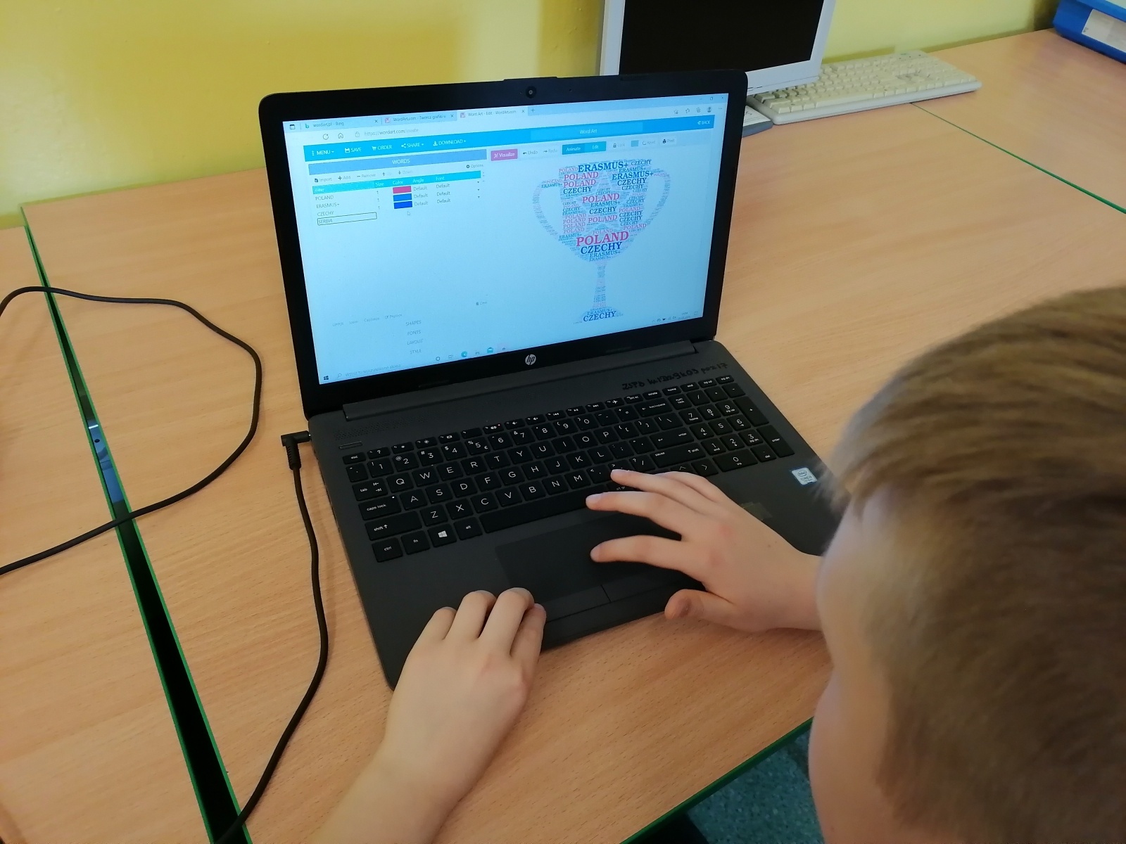 Zdjęcie w galerii na portalu naszraciborz.pl: Tydzień z eTwinningiem w ZSP w Brzeźnicy wiadomości z regionu