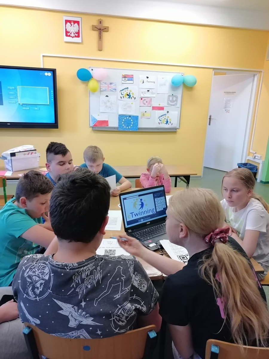 Zdjęcie w galerii na portalu naszraciborz.pl: Tydzień z eTwinningiem w ZSP w Brzeźnicy wiadomości z regionu