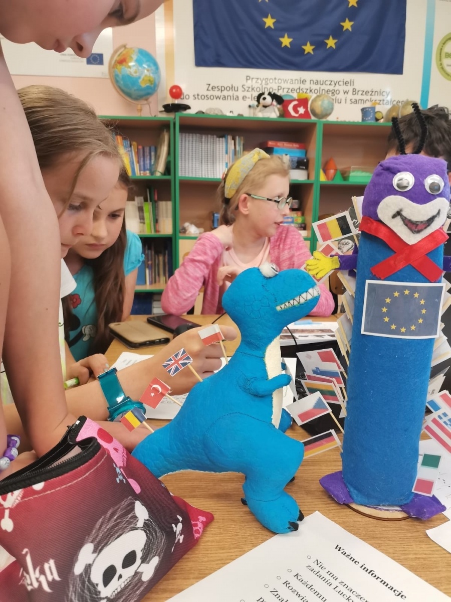 Zdjęcie w galerii na portalu naszraciborz.pl: Tydzień z eTwinningiem w ZSP w Brzeźnicy wiadomości z regionu