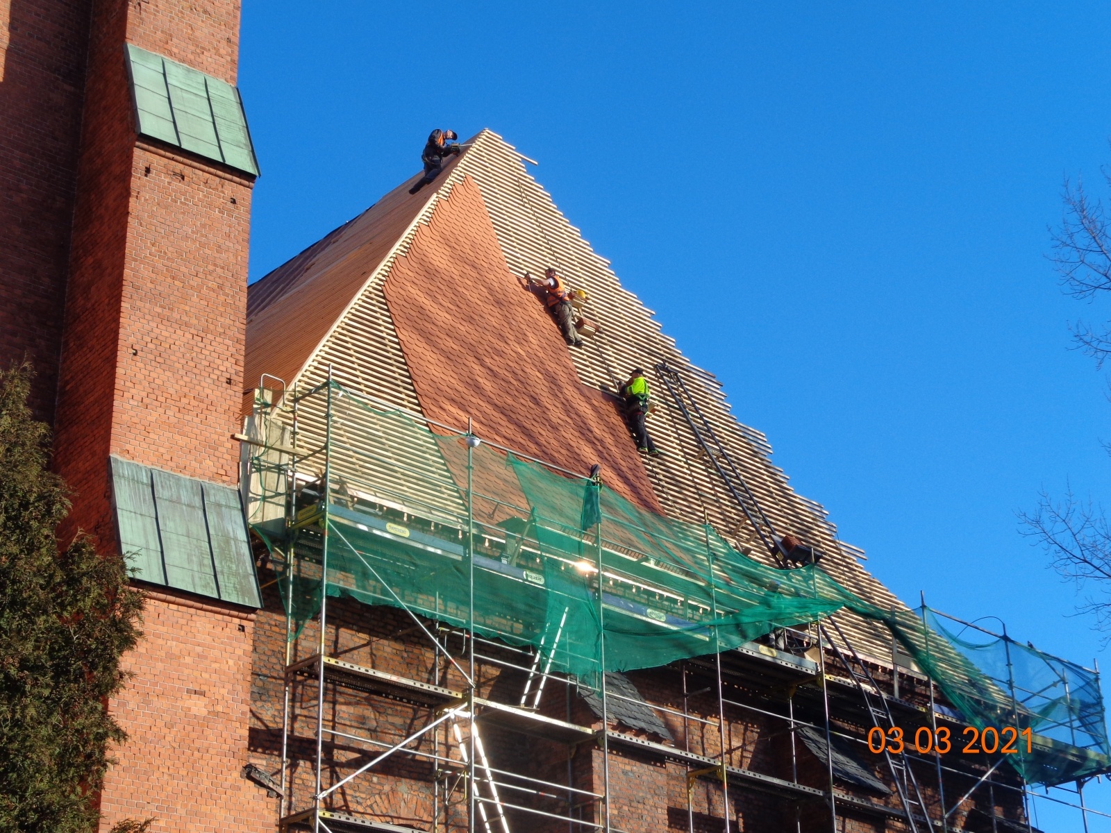 Zdjęcie w galerii na portalu naszraciborz.pl: Miasto Racibórz wsparło remont dachu kościoła farnego wiadomości z regionu