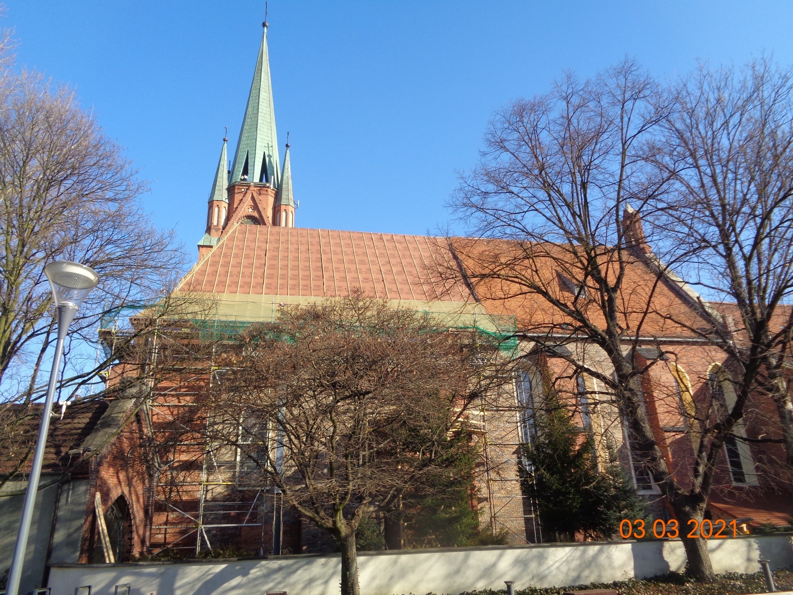Zdjęcie w galerii na portalu naszraciborz.pl: Miasto Racibórz wsparło remont dachu kościoła farnego wiadomości z regionu