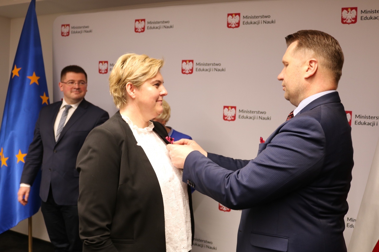 Zdjęcie w galerii na portalu naszraciborz.pl: Wręczenie medalu KEN państwu Katarzynie i Mateuszowi Kłoskom wiadomości z regionu