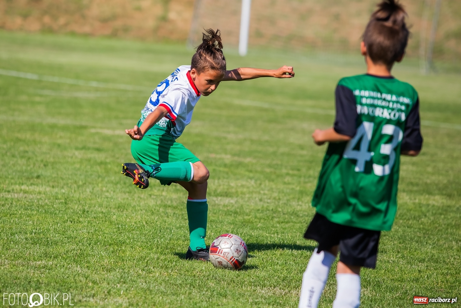 Zdjęcie w galerii na portalu naszraciborz.pl: Piłkarska walka przy Srebrnej. Stawką udział w Silesia Cup [FOTO] wiadomości z regionu