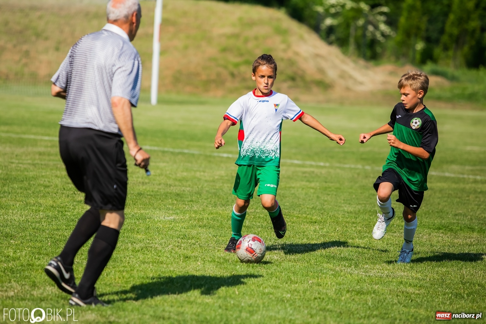 Zdjęcie w galerii na portalu naszraciborz.pl: Piłkarska walka przy Srebrnej. Stawką udział w Silesia Cup [FOTO] wiadomości z regionu