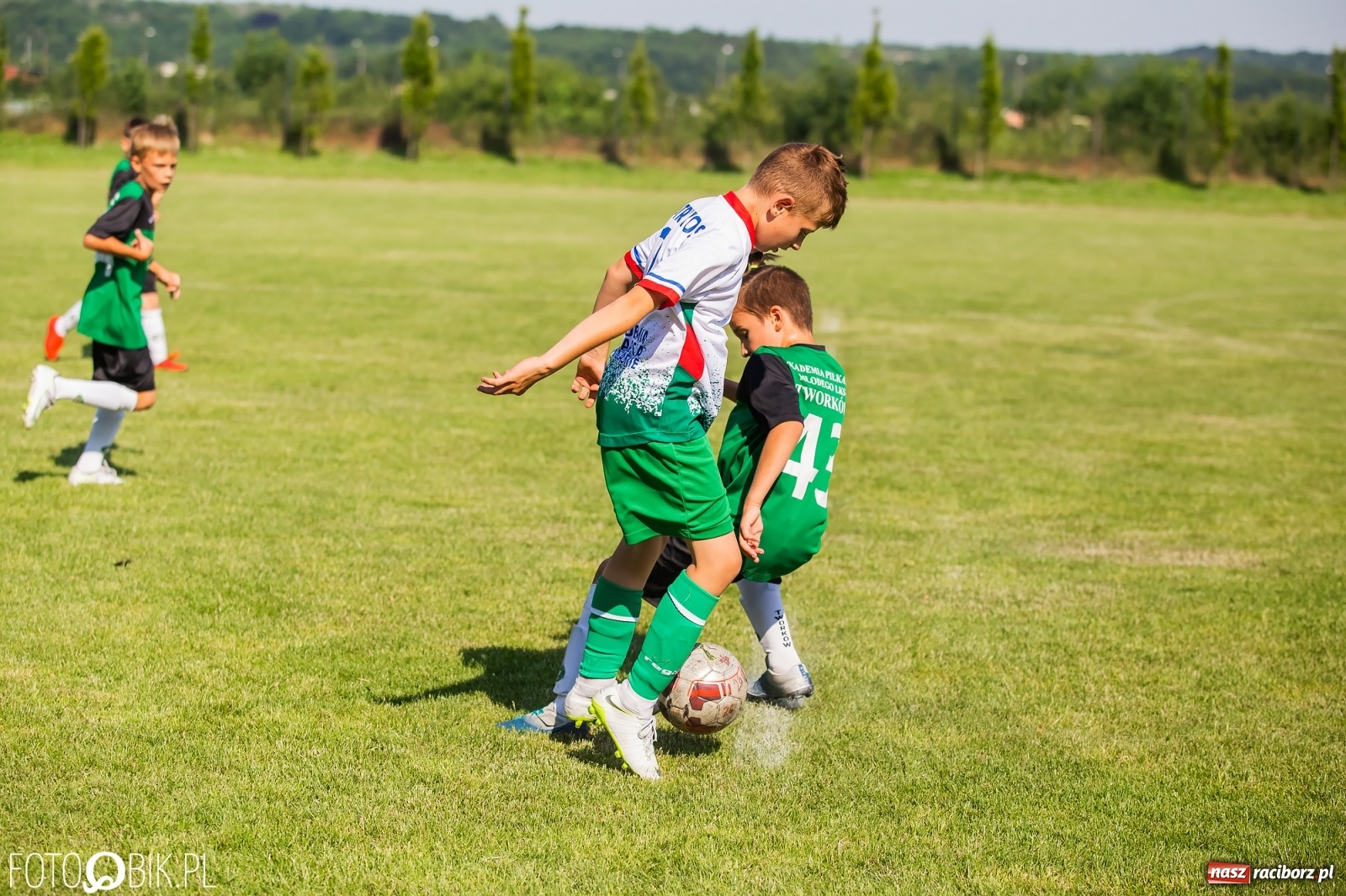 Zdjęcie w galerii na portalu naszraciborz.pl: Piłkarska walka przy Srebrnej. Stawką udział w Silesia Cup [FOTO] wiadomości z regionu