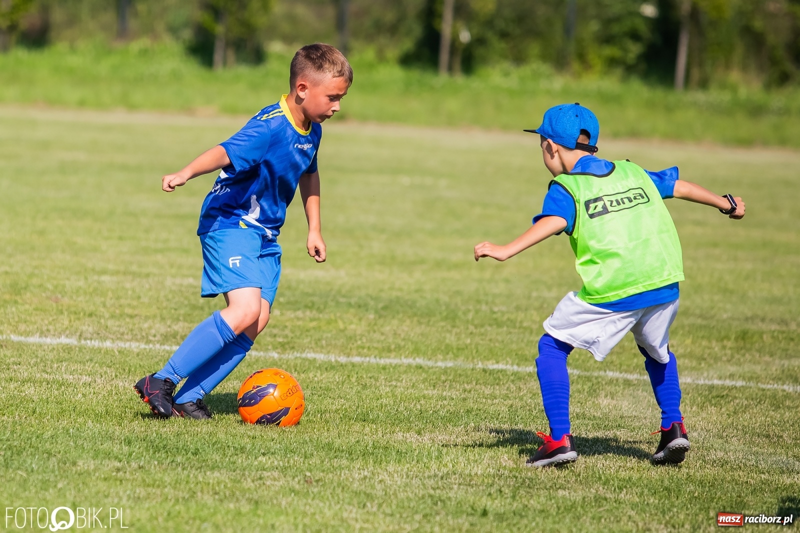 Zdjęcie w galerii na portalu naszraciborz.pl: Piłkarska walka przy Srebrnej. Stawką udział w Silesia Cup [FOTO] wiadomości z regionu