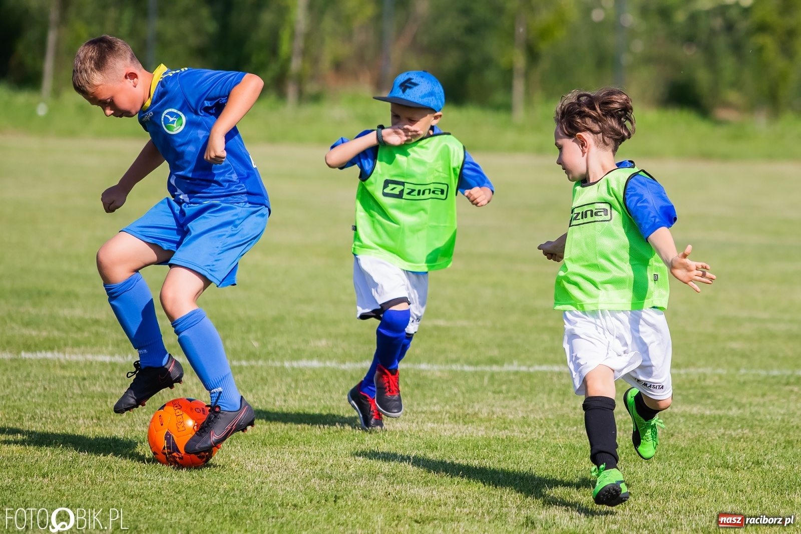 Zdjęcie w galerii na portalu naszraciborz.pl: Piłkarska walka przy Srebrnej. Stawką udział w Silesia Cup [FOTO] wiadomości z regionu