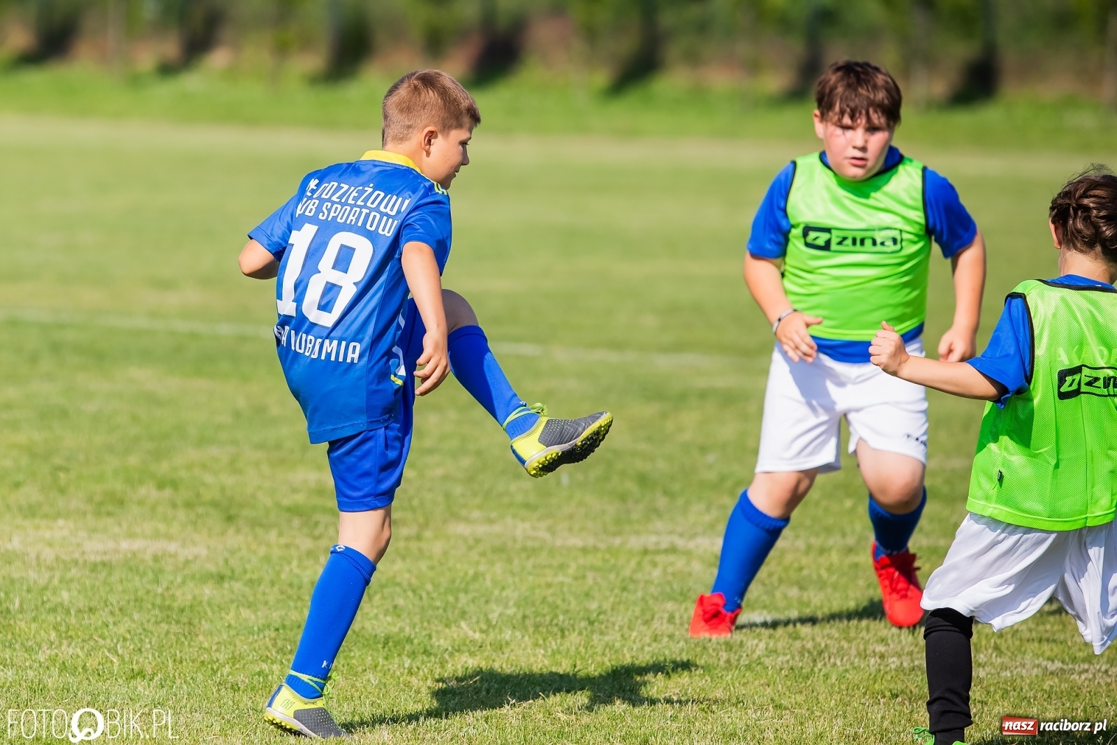 Zdjęcie w galerii na portalu naszraciborz.pl: Piłkarska walka przy Srebrnej. Stawką udział w Silesia Cup [FOTO] wiadomości z regionu