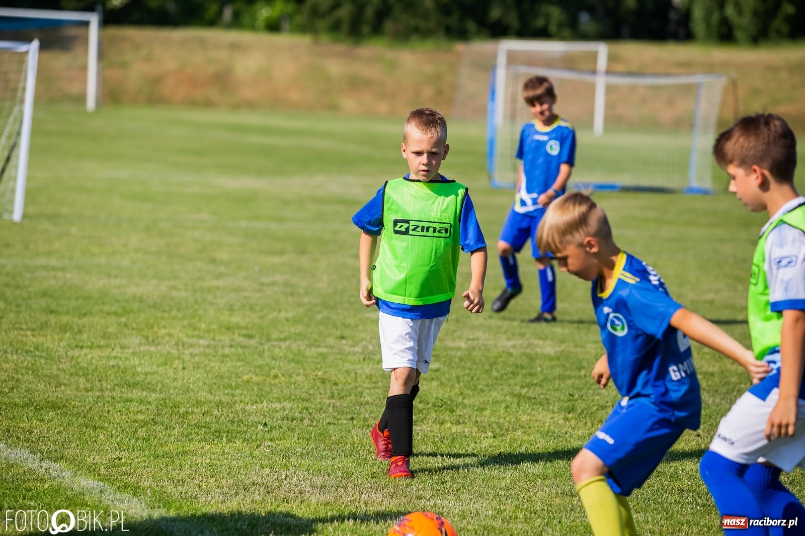 Zdjęcie w galerii na portalu naszraciborz.pl: Piłkarska walka przy Srebrnej. Stawką udział w Silesia Cup [FOTO] wiadomości z regionu