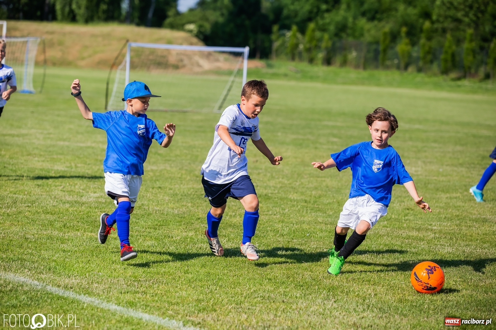 Zdjęcie w galerii na portalu naszraciborz.pl: Piłkarska walka przy Srebrnej. Stawką udział w Silesia Cup [FOTO] wiadomości z regionu
