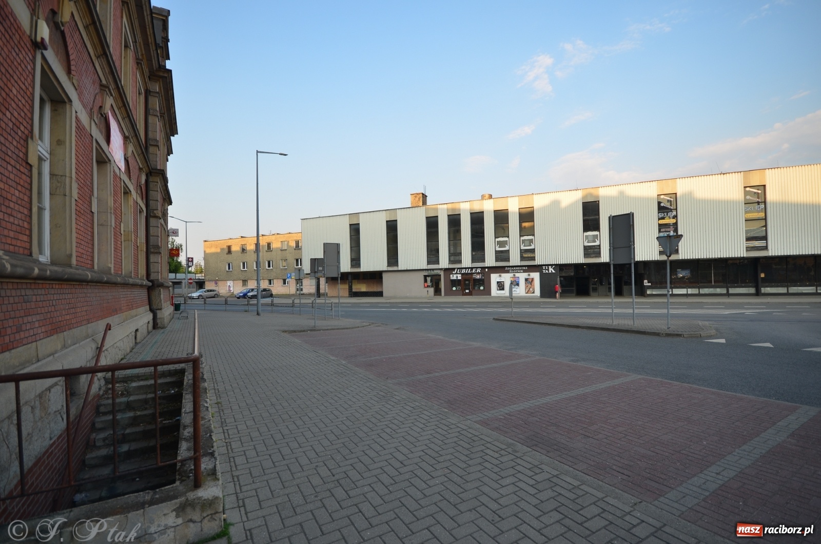 Zdjęcie w galerii na portalu naszraciborz.pl: Przebudowa raciborskiego dworca nie ruszy w tym roku wiadomości z regionu