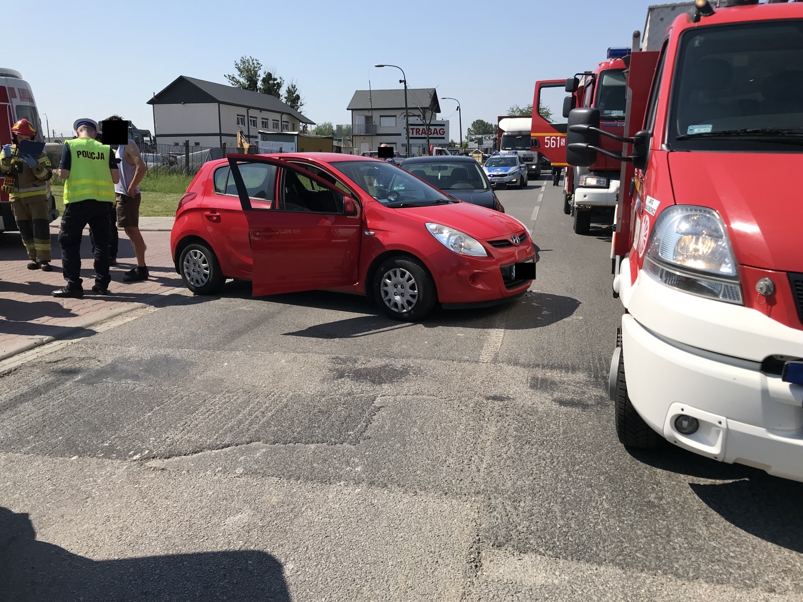 Zdjęcie w galerii na portalu naszraciborz.pl: Zderzenie hyundaia i volkswagena golfa na Rudzkiej [FOTO] wiadomości z regionu