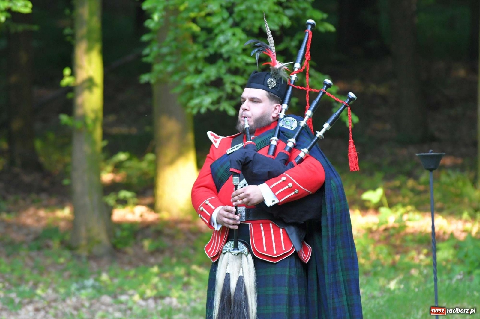 Zdjęcie w galerii na portalu naszraciborz.pl: Ruszył raciborski festiwal średniowieczny. Chrzęst broni poprzedziła poezja [FOTO i WIDEO] wiadomości z regionu