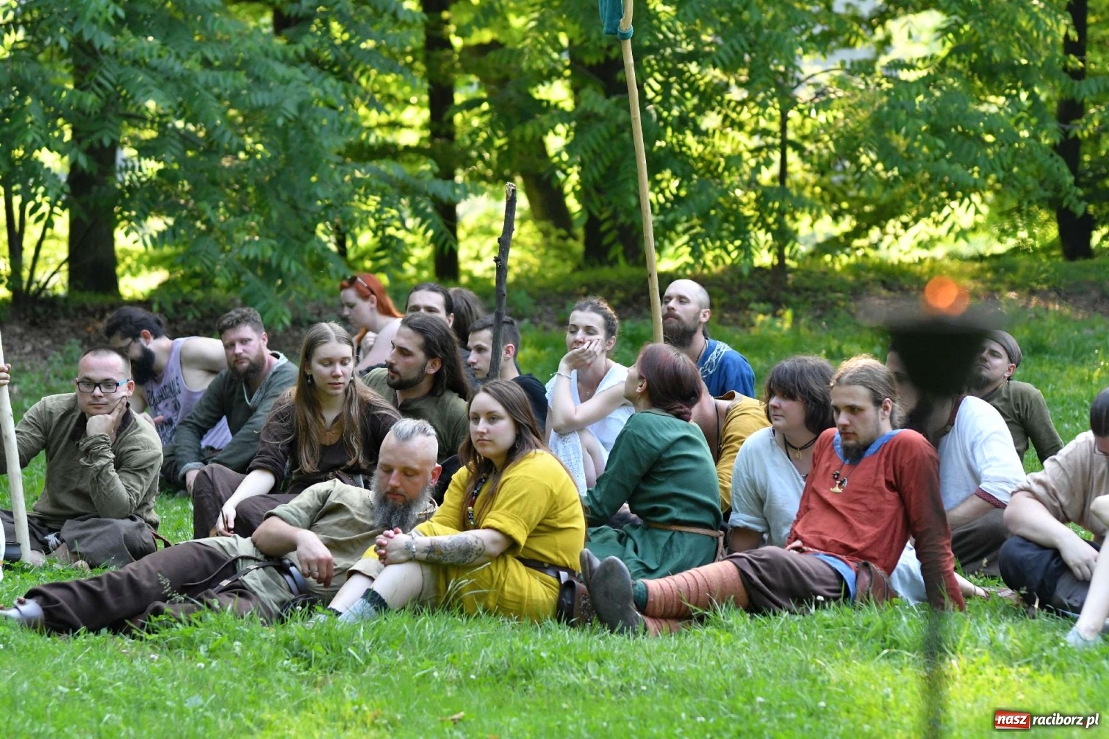 Zdjęcie w galerii na portalu naszraciborz.pl: Ruszył raciborski festiwal średniowieczny. Chrzęst broni poprzedziła poezja [FOTO i WIDEO] wiadomości z regionu