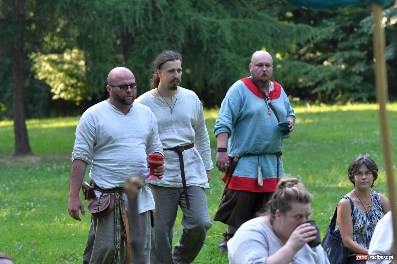 Zdjęcie w galerii na portalu naszraciborz.pl: Ruszył raciborski festiwal średniowieczny. Chrzęst broni poprzedziła poezja [FOTO i WIDEO] wiadomości z regionu