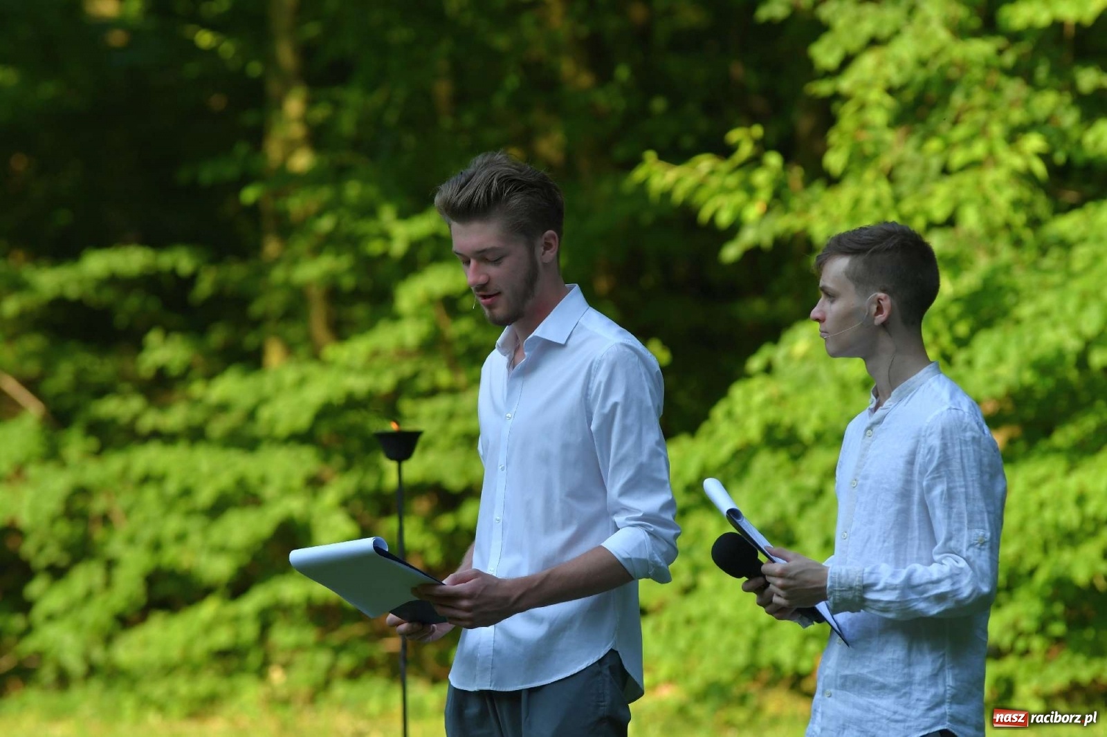 Zdjęcie w galerii na portalu naszraciborz.pl: Ruszył raciborski festiwal średniowieczny. Chrzęst broni poprzedziła poezja [FOTO i WIDEO] wiadomości z regionu