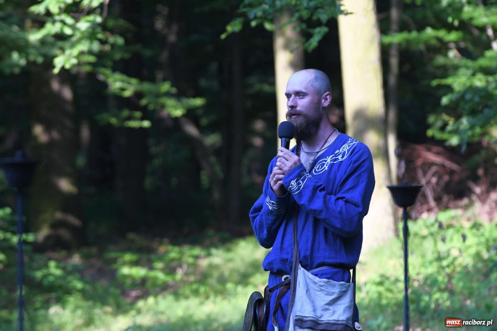 Zdjęcie w galerii na portalu naszraciborz.pl: Ruszył raciborski festiwal średniowieczny. Chrzęst broni poprzedziła poezja [FOTO i WIDEO] wiadomości z regionu