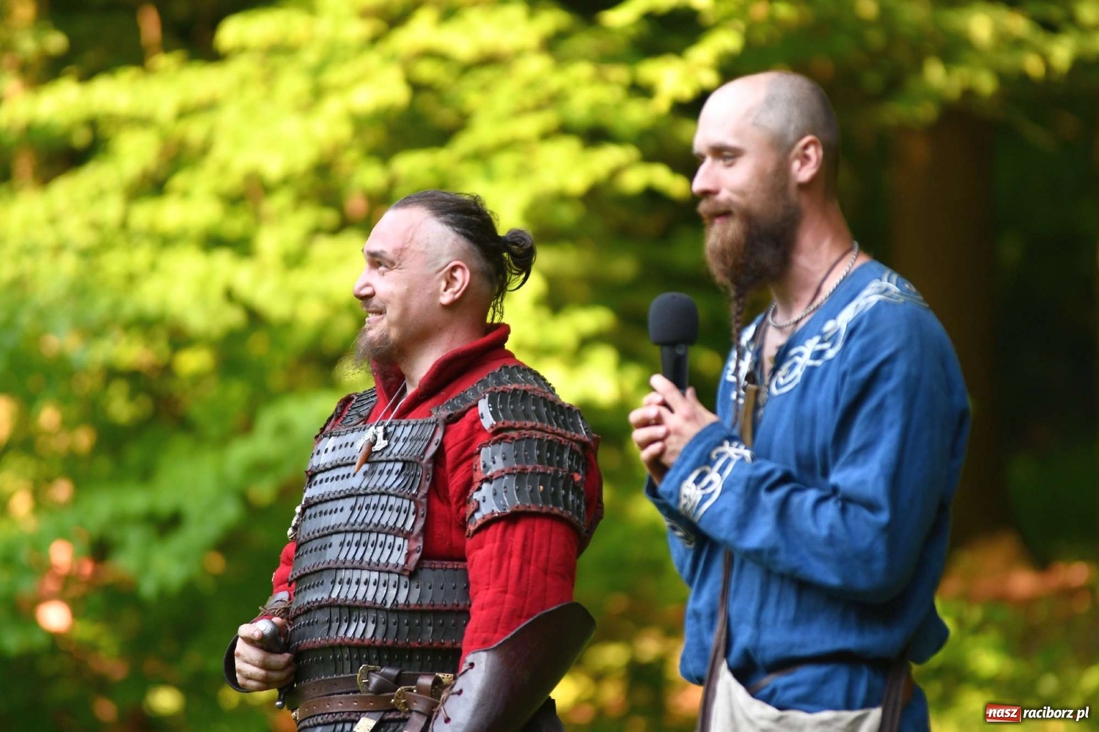 Zdjęcie w galerii na portalu naszraciborz.pl: Ruszył raciborski festiwal średniowieczny. Chrzęst broni poprzedziła poezja [FOTO i WIDEO] wiadomości z regionu